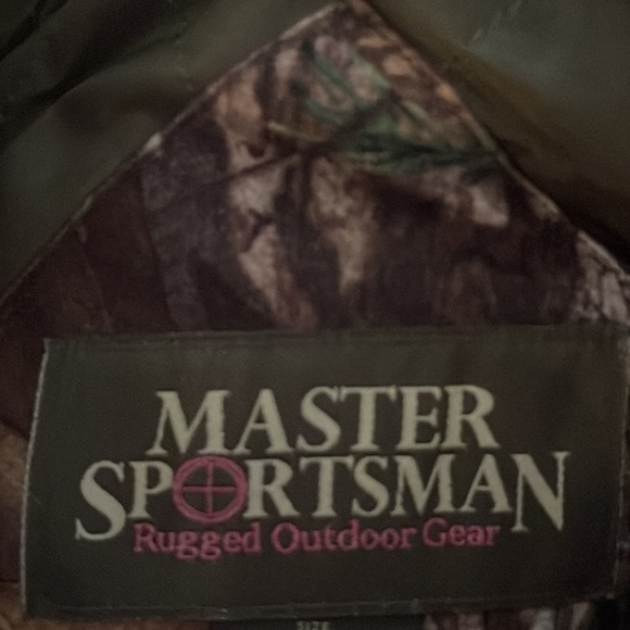 Master Sportsman Women's camo & pink Hunting/Camping Vest - Picture 7 of 11